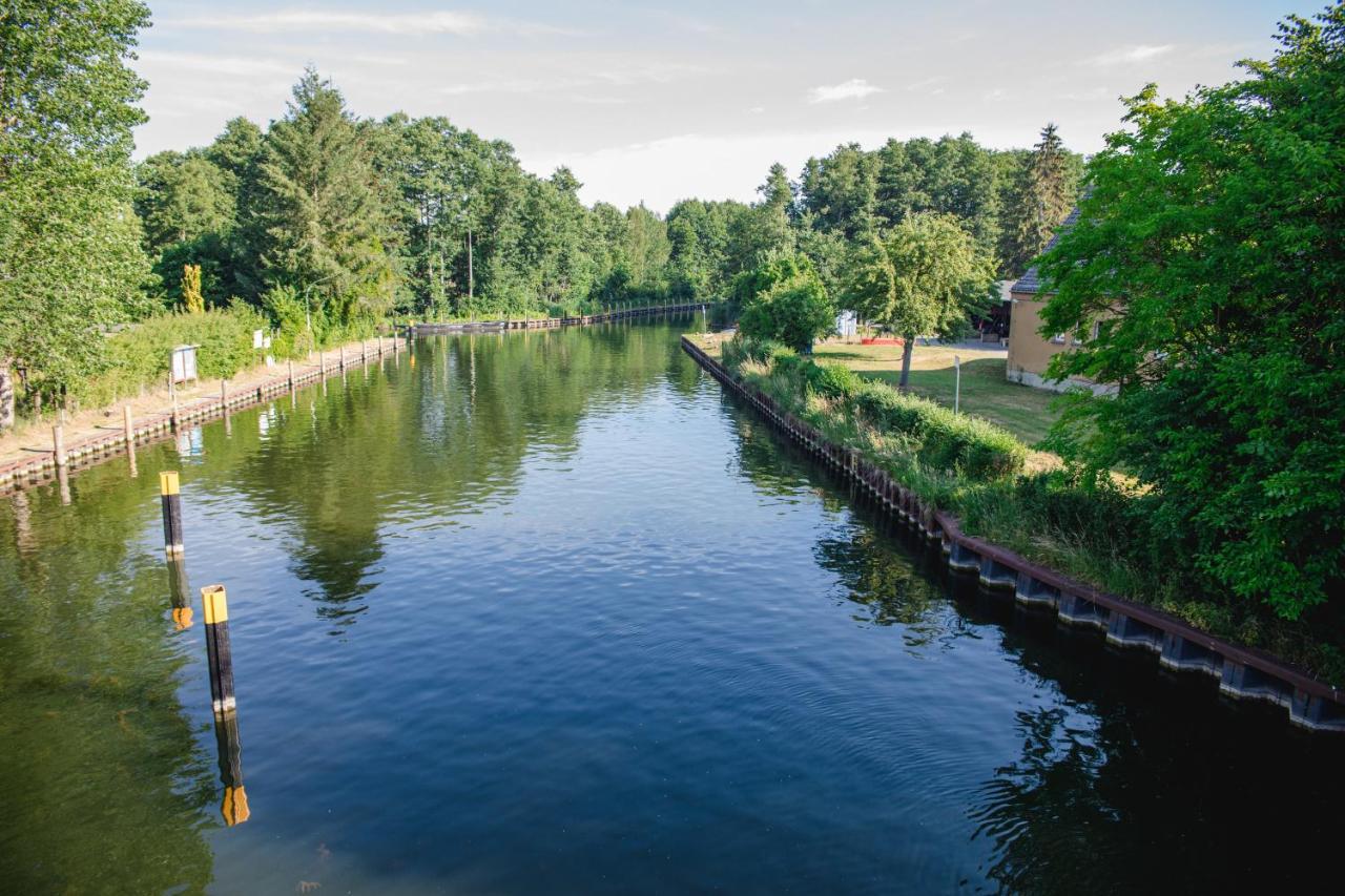 Landhotel Peters Canow Exteriör bild