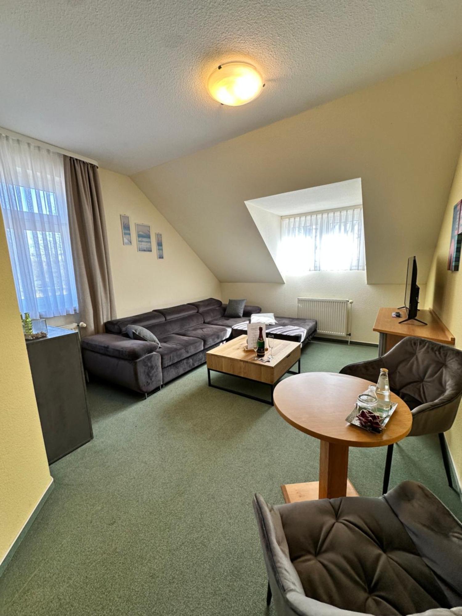 Landhotel Peters Canow Exteriör bild